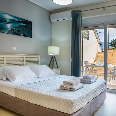 Apartment Lilly, Apartment With Communal Pool, 10 Meters From Sea Sami  Exterior photo