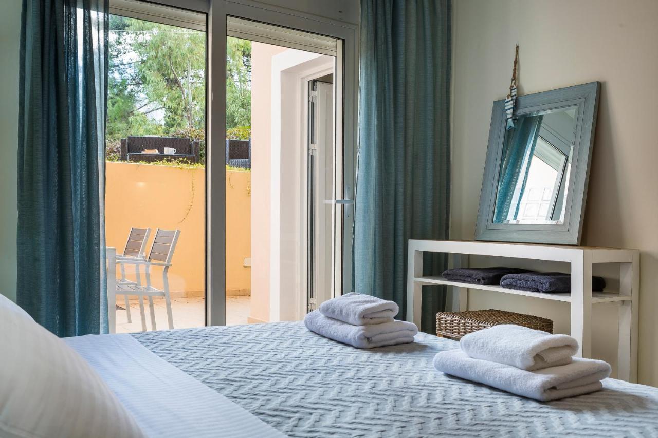 Apartment Lilly, Apartment With Communal Pool, 10 Meters From Sea Sami  Exterior photo