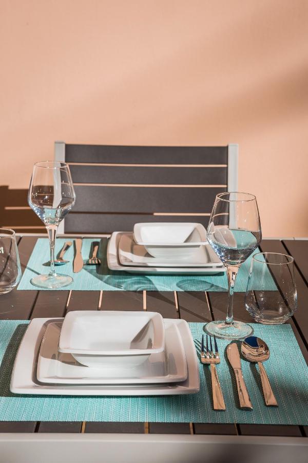 Apartment Lilly, Apartment With Communal Pool, 10 Meters From Sea Sami  Exterior photo